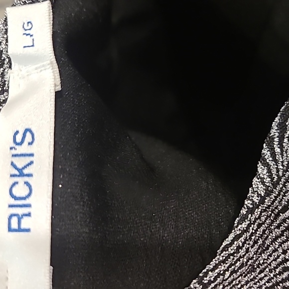 NWOT Rickis silver shimmer halter top - Picture 9 of 9